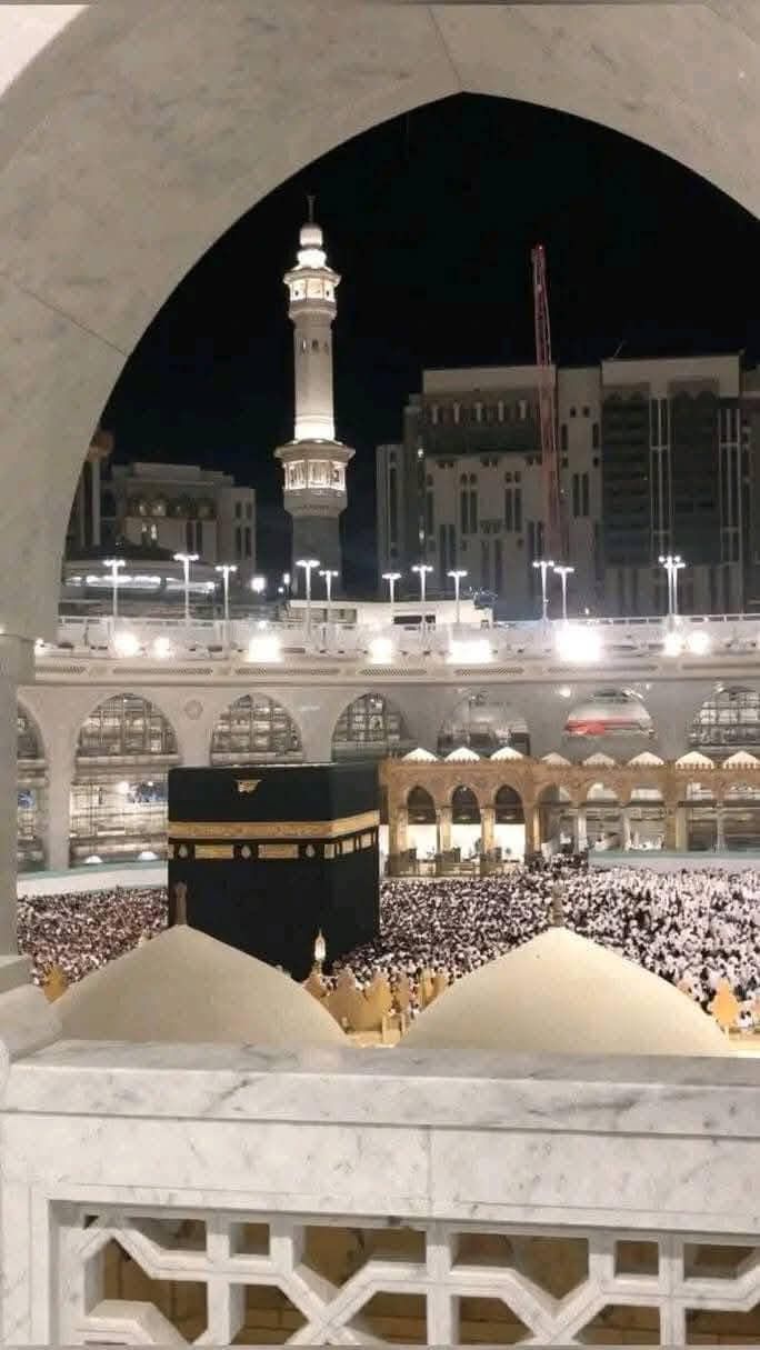 ثم إنه يوم الجمعة..