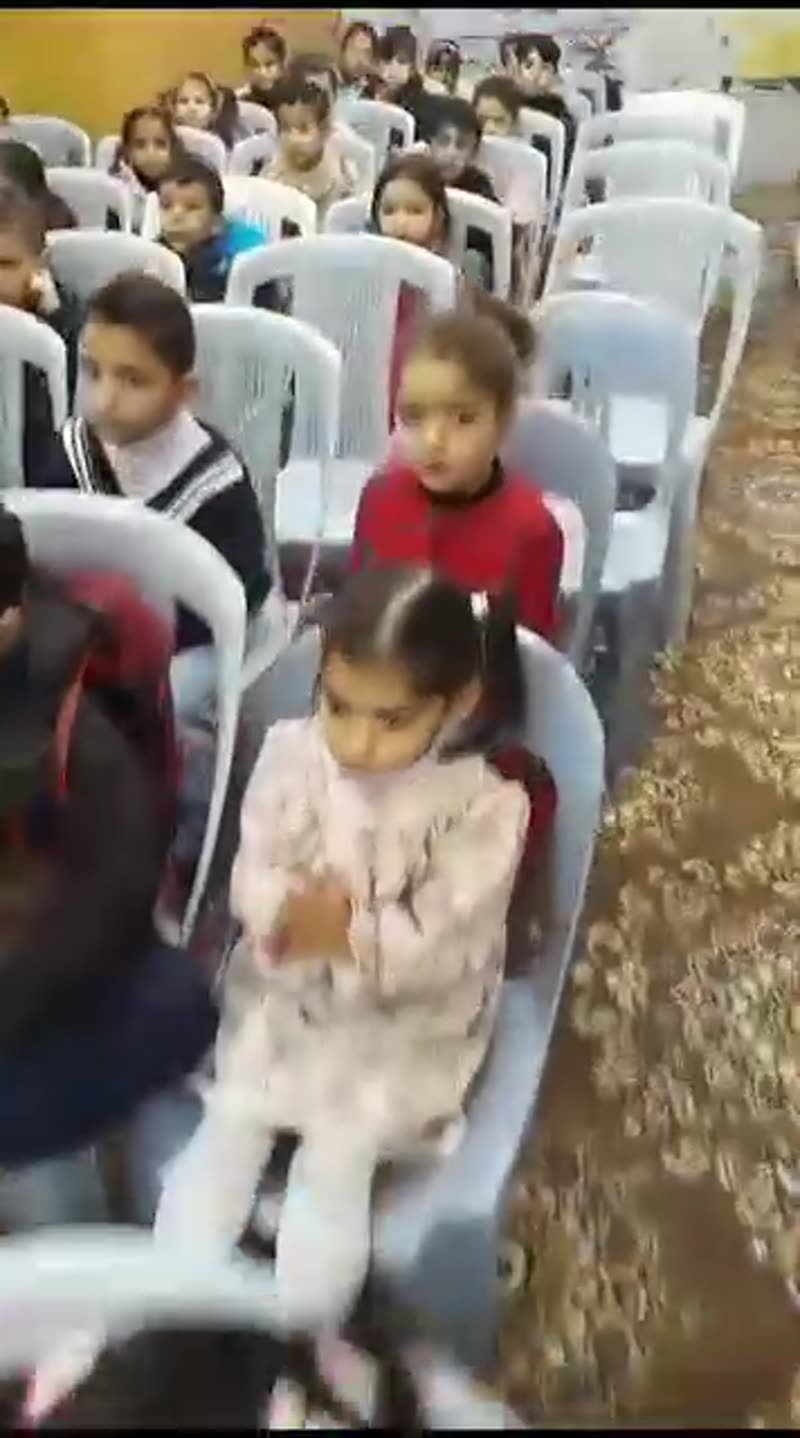 تجهيزات آخر يوم دوام مع مسرح بشبش ونانا والكثير من الضحكات لأحبتنا الصغار🩵🩵